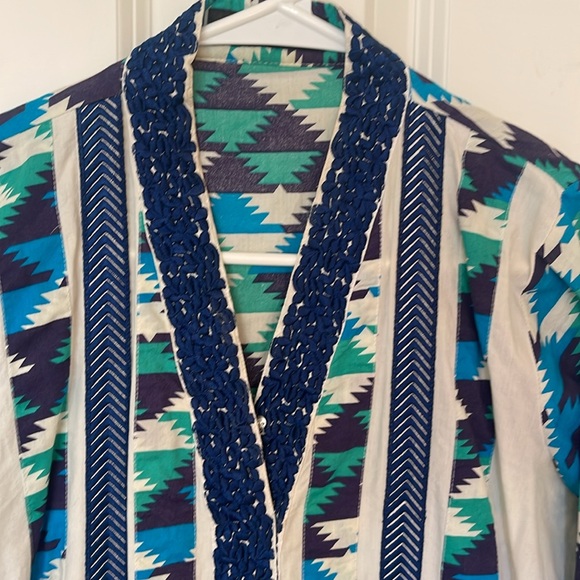 Khaadi Pakistani Indian kurta with stripes of printed cloth and embroidery. - Picture 3 of 9